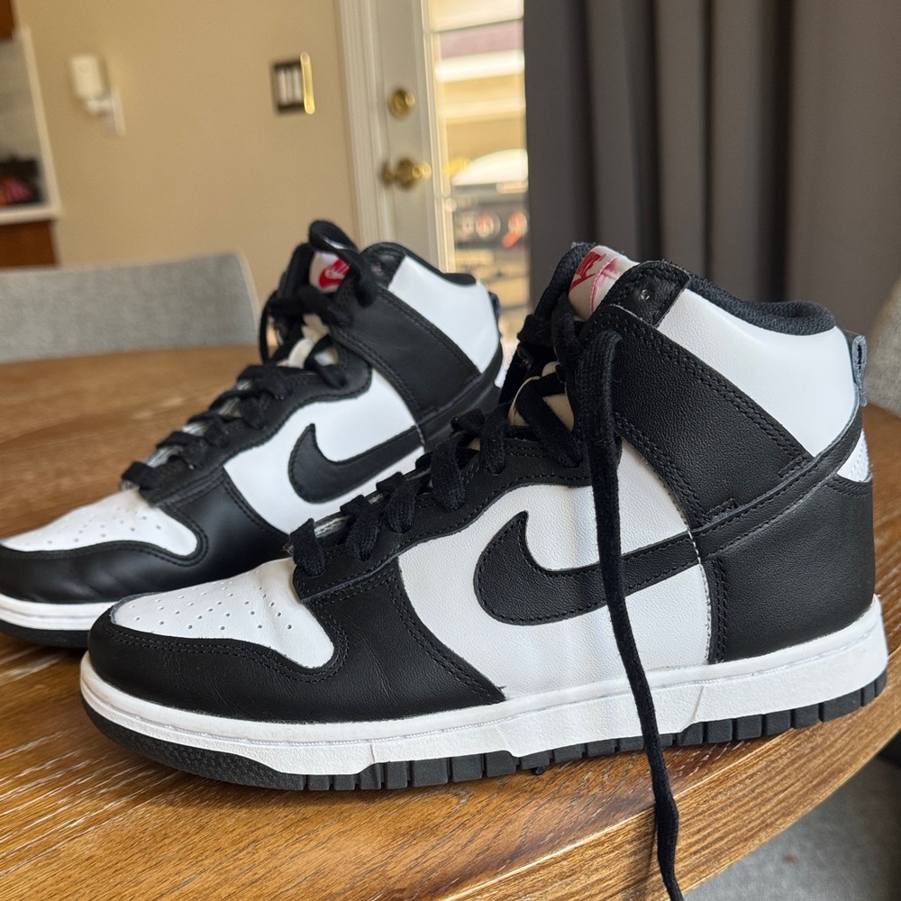 Nike Women’s Black and White High-Top Sneakers - Picture 2 of 7